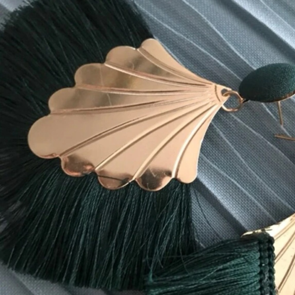 NWT Saint Patrick’s Day | Art Deco Gold Fan | Emerald Green Tassel Fringe - Picture 7 of 15